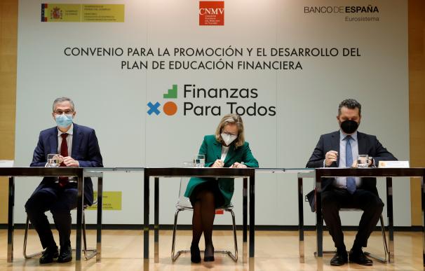 Firma convenio educación financiera Calviño, De Cos y Buenaventura