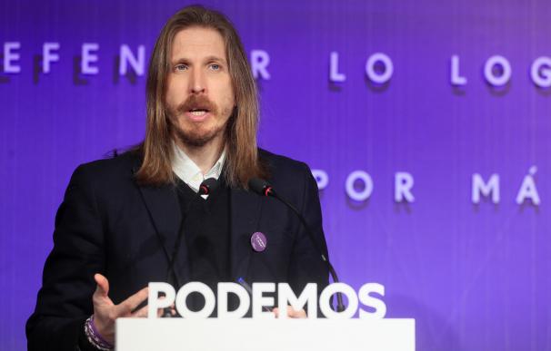 El portavoz de Podemos, Pablo Fernández, ofrece este lunes una rueda de prensa en Madrid. 24/01/2022