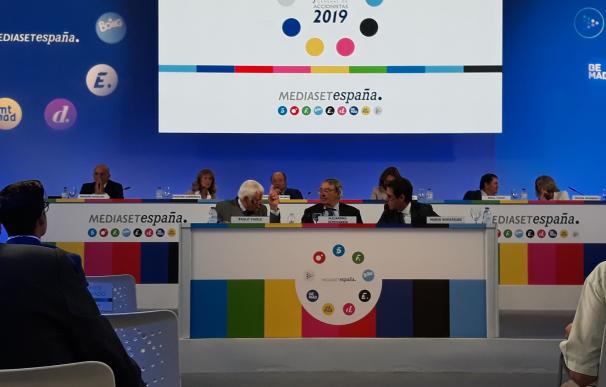 Paolo Vasile, consejero delegado Mediaset España; Alejandro Echevarría, presidente; y Mario Rodríguez, secretario. EUROPA PRESS (Foto de ARCHIVO) 04/9/2019