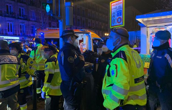 Dos jóvenes, de 15 y 25 años, han muerto apuñalados y otro de 17 ha resultado herido de gravedad también por arma blanca en tres sucesos ocurridos esta noche en Madrid,