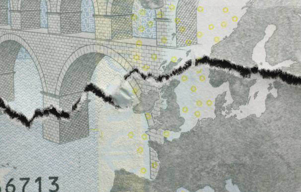 Billete de euro roto