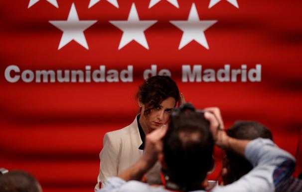 17/02/2022.- La presidenta de la Comunidad de Madrid, Isabel Díaz Ayuso durante la rueda de prensa ofrecida en la Real Casa de Correos de Madrid este jueves.