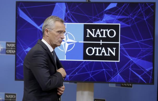 24/02/2022.- El secretario general de la OTAN, Jens Stoltenberg, sale al final de una rueda de prensa tras una reunión extraordinaria del Consejo del Atlántico Norte (NAC) tras la agresión de Rusia contra Ucrania.
