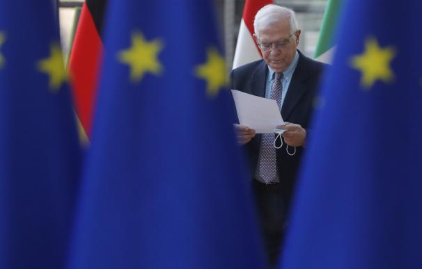 El Alto Representante de la Unión Europea para Asuntos Exteriores y Política de Seguridad, Josep Borrell, comparece ante la prensa antes de una videoconferencia informal de los ministros de Asuntos Exteriores (defensa) de la UE en el Consejo Europeo de Bruselas , Bélgica, 28 de febrero de 2022.