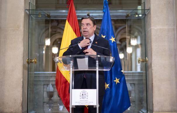 El ministro de Agricultura, Pesca y Alimentación, Luis Planas, ofrece declaraciones a los medios de comunicación tras mantener una reunión con el sector pesquero en el Ministerio de Agricultura, Pesca y Alimentación, a 29 de marzo de 2022, en Madrid (España).