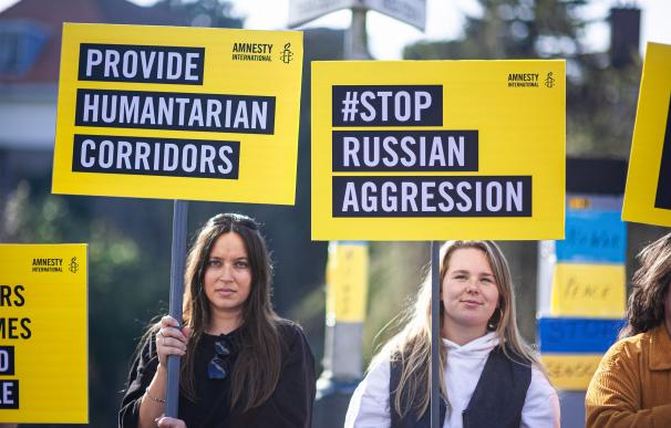 Manifestación en La Haya contra la invasión rusa de Ucrania