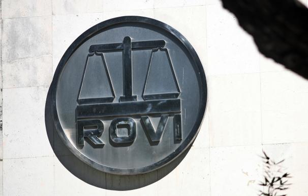 Logo de los Laboratorios Farmacéuticos Rovi en sus oficinas en Madrid (España).