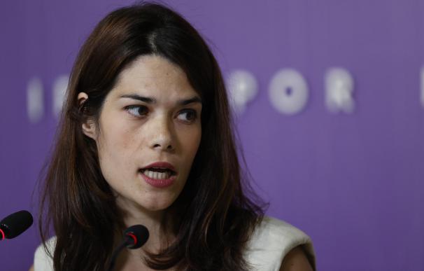 La portavoz de Unidas Podemos, Isa Serra durante una rueda de prensa