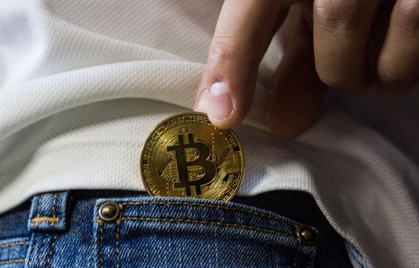 El Bitcoin ha perdido más de la mitad de su valor desde noviembre.