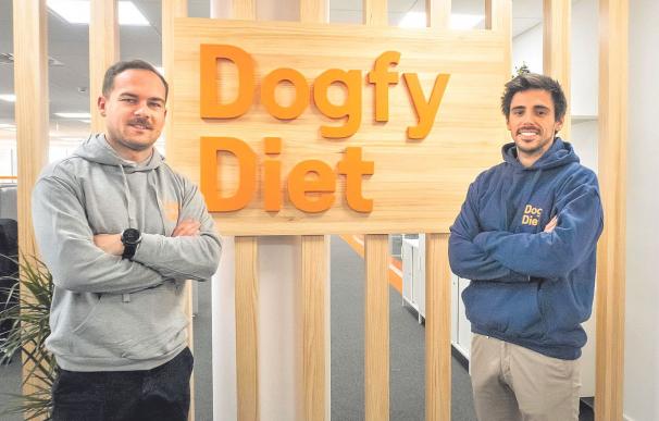 Los dos fundadores de Dogfy.