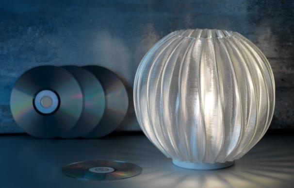 Lámpara de CDs reciclados