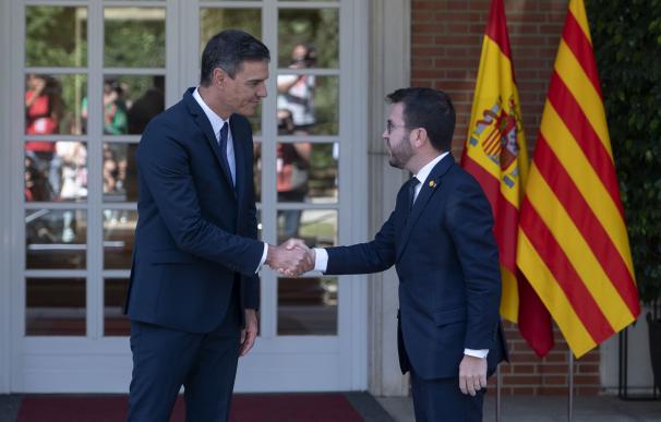 El presidente del Gobierno, Pedro Sánchez, y el de la Generalitat, Pere Aragonés
