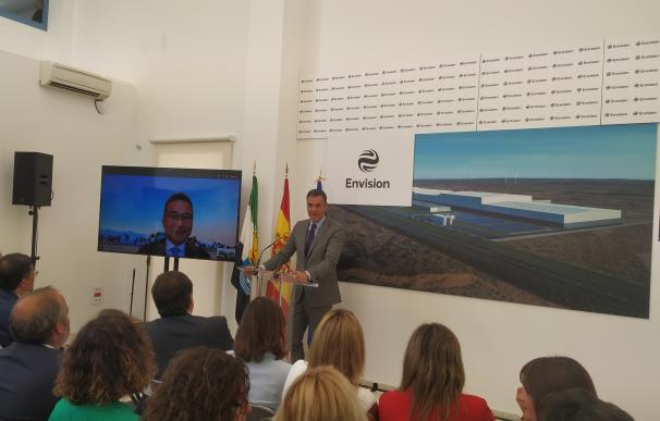 El presidente del Gobierno, Pedro Sánchez, en la presentación de la gigafactoría de Navalmoral de la Mata (Cáceres)