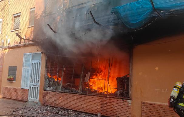 Incendio incontrolable en la calle Concepción, local de Ocio Torito y Velouria carbonizados