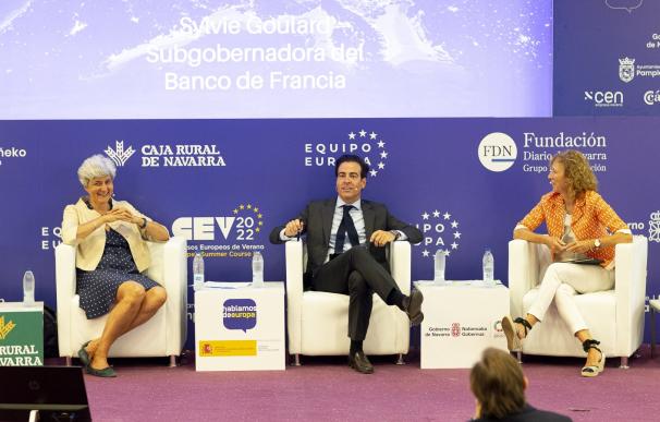 La subgobernadora del Banco de Francia, Sylvie Goulard y su homóloga en España, Margarita Delgado.