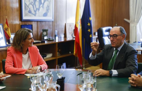 La vicepresidenta ecológica Teresa Ribera se las ha tenido tiesas con el presidente de Iberdrola, Ignacio Sánchez Galán