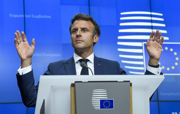 HANDOUT - 23 June 2022, Belgium, Brussels: French President Emmanuel Macron gives a press conference after the EU-Western Balkans Summit. Photo: -/European Council/dpa - ATTENTION: editorial use only and only if the credit mentioned above is referenced in full (Foto de ARCHIVO) 23/6/2022 ONLY FOR USE IN SPAIN