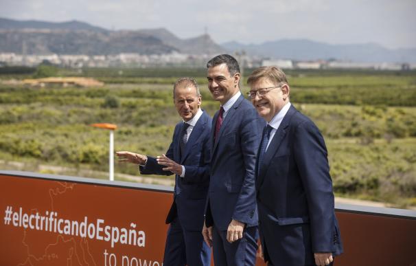 Sánchez, Puig y Herbert Diess, director ejecutivo de Volkswagen