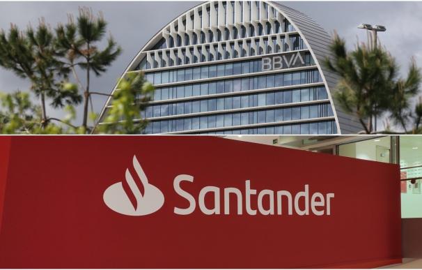 Logos de BBVA y Banco Santander.