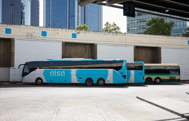 Mitma crea un título gratuito para viajeros frecuentes de buses estatales
