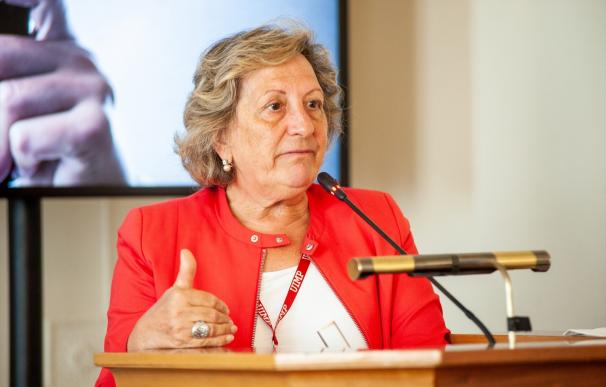 Pilar González de Frutos, presidenta de UNESPA, durante su intervención en el curso de economía organizado por la APIE en la UIMP de Santander. APIE (Foto de ARCHIVO) 23/6/2022