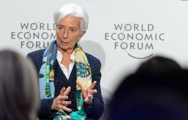 Lagarde llama a los gobiernos europeos a centrar las políticas fiscales