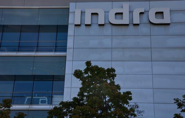 Fachada de la sede de Indra, en la calle Avenida de Bruselas 35, a 8 de agosto de 2022, en Madrid (España)