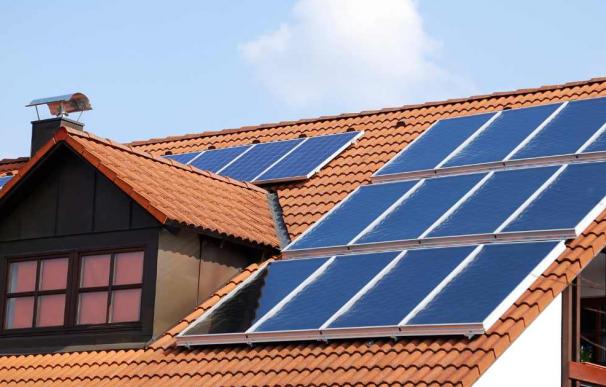 Requisitos para instalar placas solares en bloques de edificios y ahorrar en luz