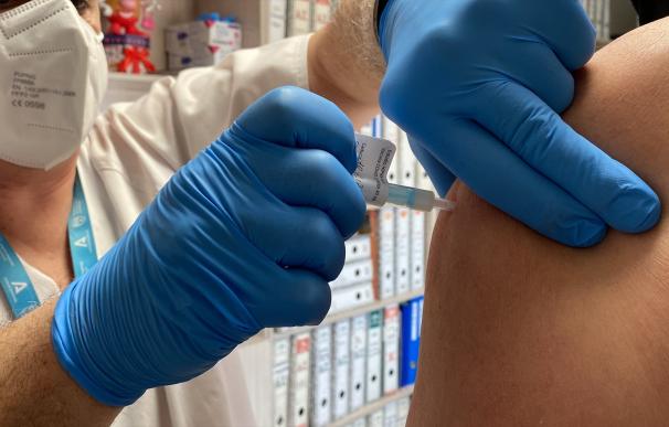 La EMA inicia la evaluación para lanzar al mercado la vacuna española de Hipra.