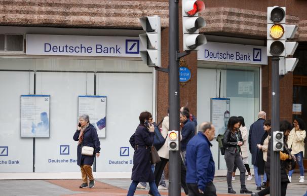 La banca europea continúa en territorio de riesgo tras el torbellino por Deutsche Bank