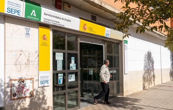 El absentismo laboral cierra 2022 en el 6,7% con Asturias y Aragón a la cabeza