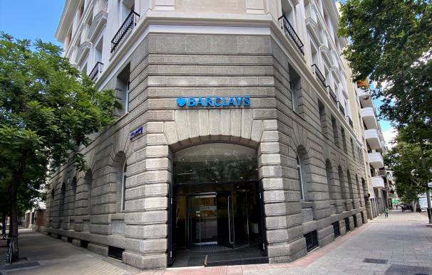 Barclays ultima un centenar de despidos en su unidad de banca de inversión