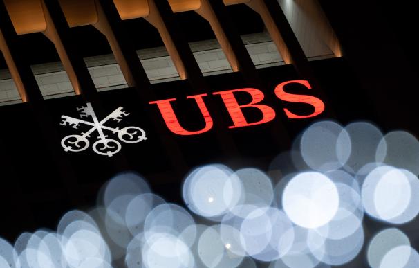 UBS retrasa el relevo de Bluhm como jefe de riesgo tras la compra de Credit Suisse