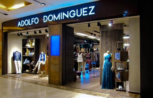 Adolfo Domínguez vuelve a los números negros tras facturar un 24% más