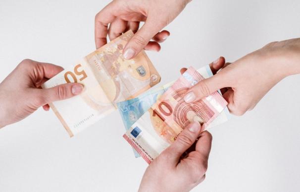 ¿Quiénes tienen que devolver el cheque de 200 euros a la Agencia Tributaria?