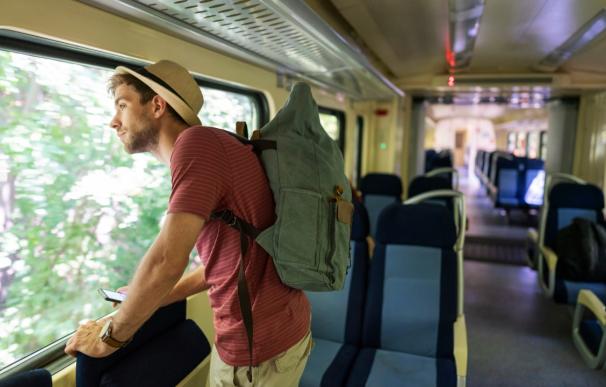 Cómo solicitar la ayuda a los jóvenes para viajar este verano en bus y tren