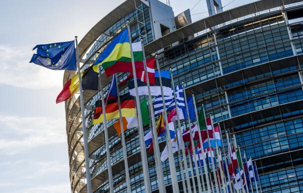 Bruselas permite invertir en microchips a 14 países miembro de la Unión Europea