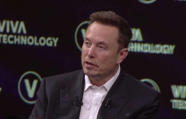 Musk se muestra contrario o "no muy seguro" a incorporar la IA en Twitter