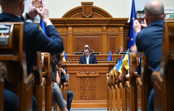 Pedro Sánchez interviene ante el Parlamento de Ucrania