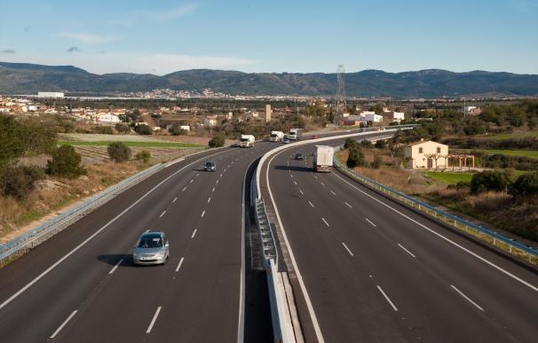 Autopistas instala puntos de recarga para eléctricos en áreas de servicio españolas