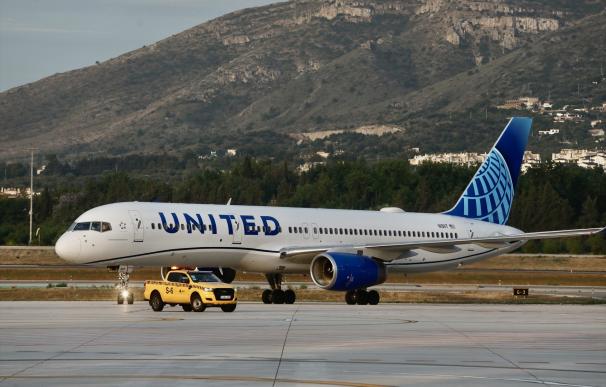 United Airlines aumentará el sueldo de sus pilotos hasta un 40% en cuatro años