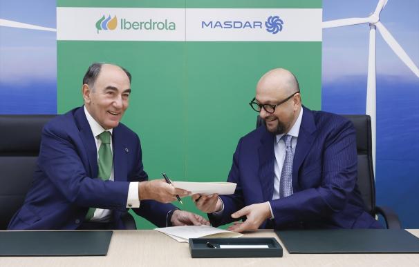 Iberdrola se alía con Masdar e invierte 1.600 millones en un parque eólico marino
