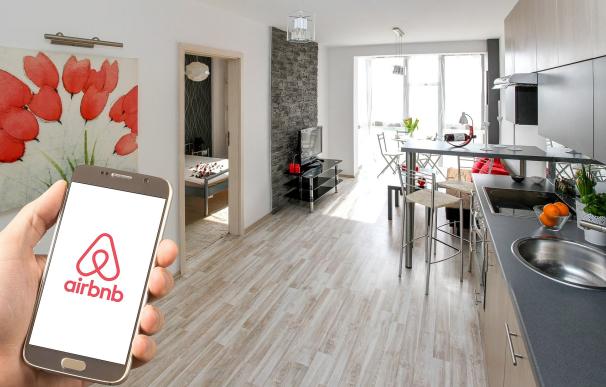 Viviendas turísticas y tus derechos: ¿Cómo te afecta la tendencia de Airbnb en tu edificio?