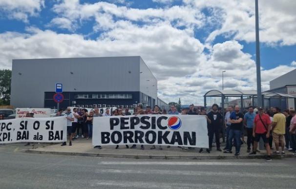 Los sindicatos convocan tres jornadas de huelga en la planta de PepsiCo en Álava
