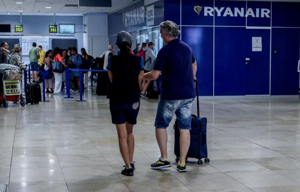 Los pilotos de Ryanair en Bélgica convocan huelga para el puente de agosto