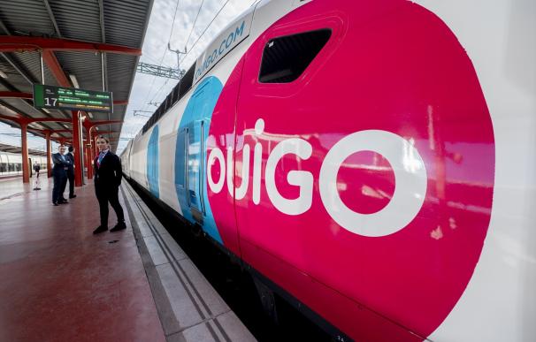 Adif autoriza a Ouigo para operar la línea Madrid-Elche-Murcia a partir de 2024