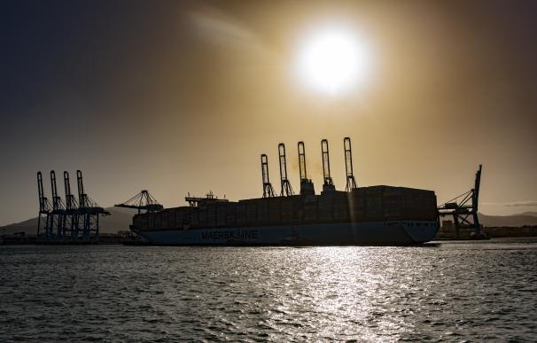 Mary Maersk el megaship Triple E de 18270 teus que llega al puerto de Algeciras proveniente del Canal de Suez