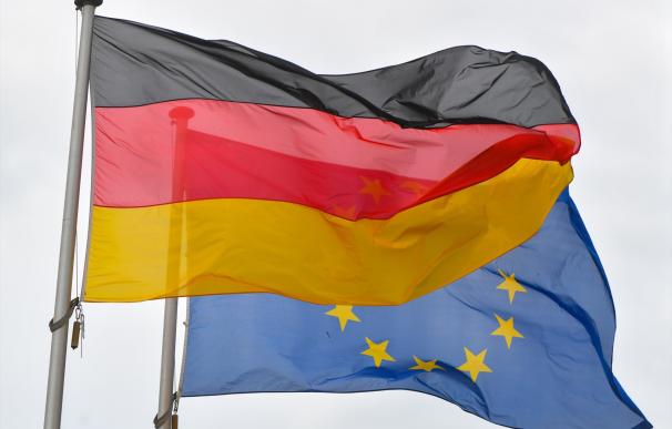 Bandera de Alemania y de la Unión Europea