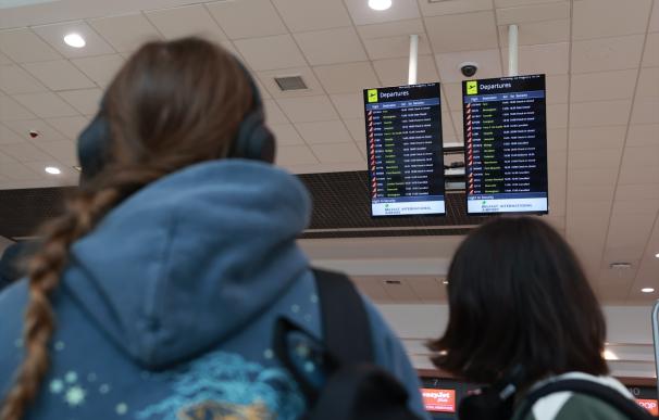 Los aeropuertos de Reino Unido avisan de retrasos por un fallo en el control aéreo28/8/2023 ONLY FOR USE IN SPAIN
