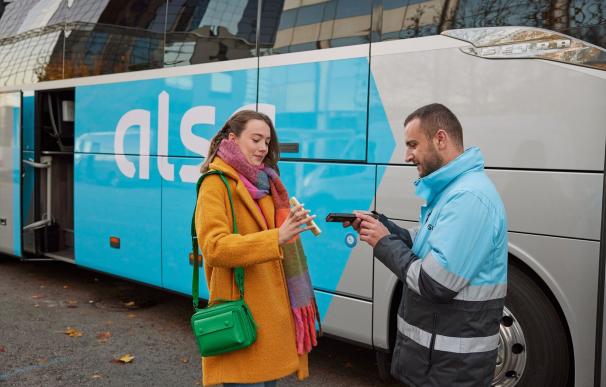 Alsa ofrece trabajo sin experiencia con sueldos que superan los 1.700 euros